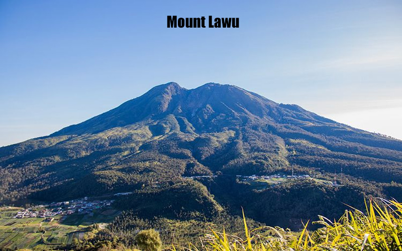 Gunung Lawu Jawa Timur Keindahan dan Sejarah yang Menyatu