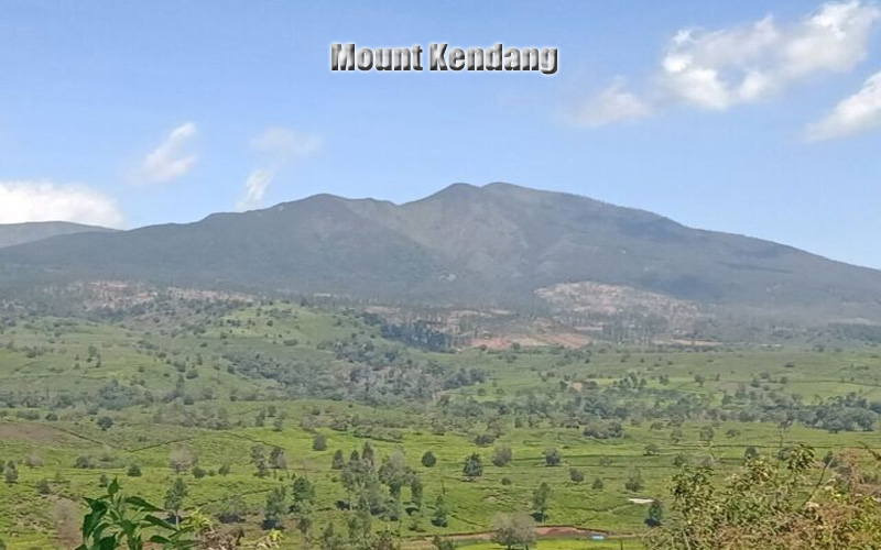 Gunung Kendang Keindahan Alam dan Tantangan Pendakian