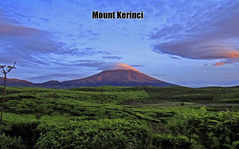 Gunung Kerinci Puncak Tertinggi di Sumatera dan Keajaiban