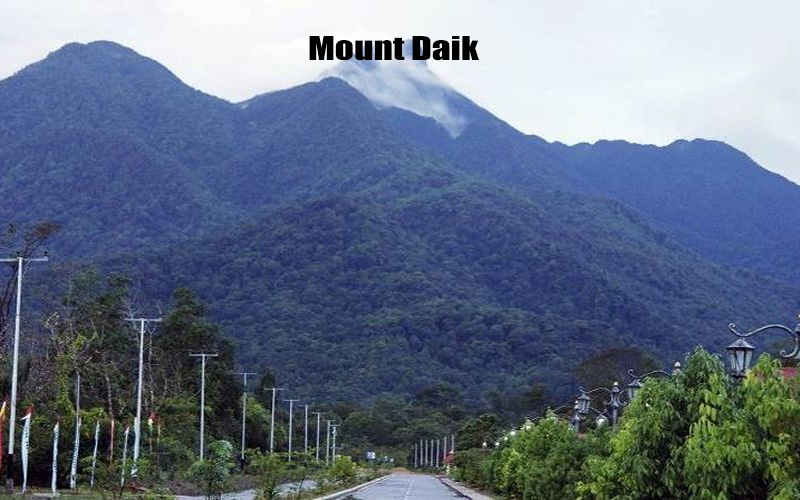 Gunung Daik Ikon Alam Kepulauan Riau