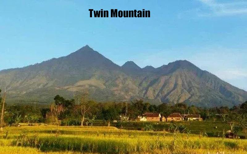 Gunung Kembar Keindahan Alam yang Misterius di Ujung Barat